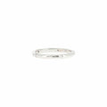 Alliance Ronde serti clos en or blanc et diamants