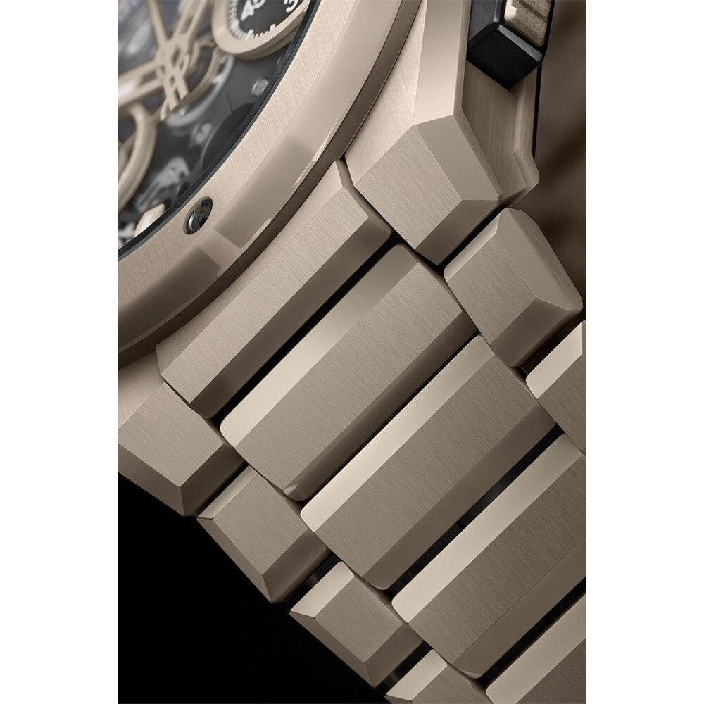 Edition limitée            Montre Hublot Big Bang Integrated beige ceramic, édition limitée 42mm