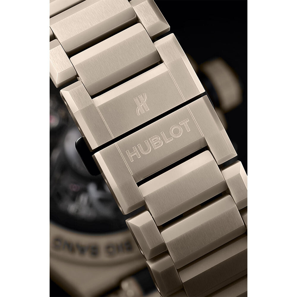 Edition limitée            Montre Hublot Big Bang Integrated beige ceramic, édition limitée 42mm