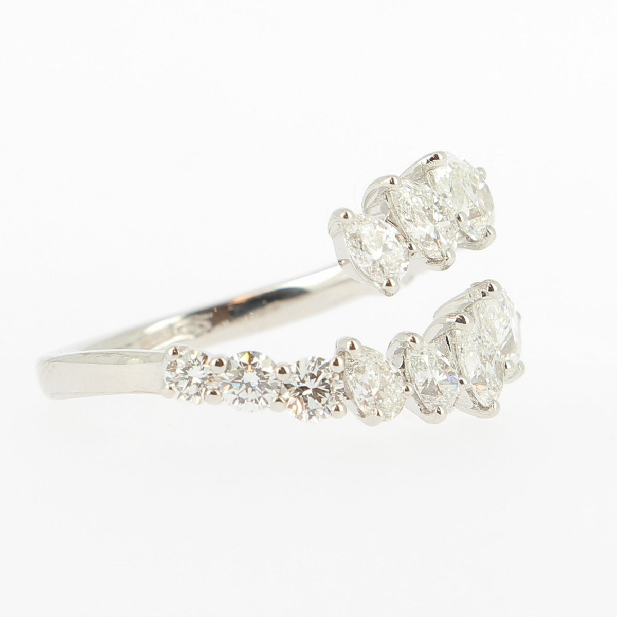 Bague Toi et Moi en Or Blanc, serti de Diamants Poires et Ronds