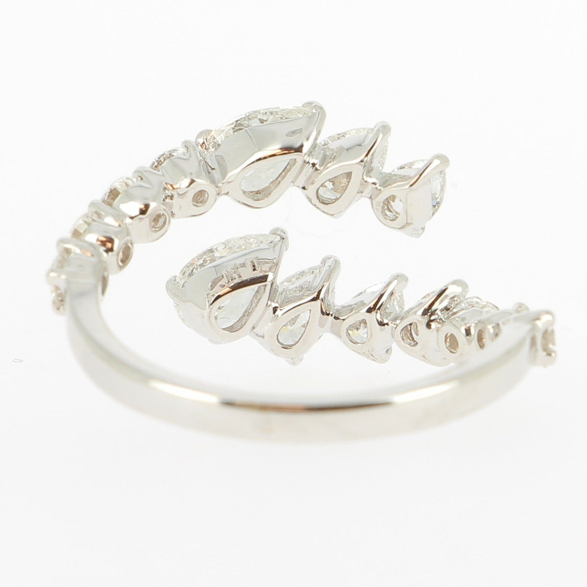 Bague Toi et Moi en Or Blanc, serti de Diamants Poires et Ronds