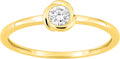Bague solitaire en or jaune 9ct et diamants de laboratoire 415L22