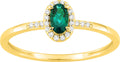 Bague en or jaune 9ct émeraude et diamants de laboratoire 415L12