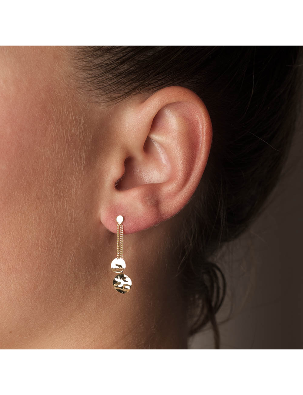 Boucles pendantes en or pastilles froissées 482-124