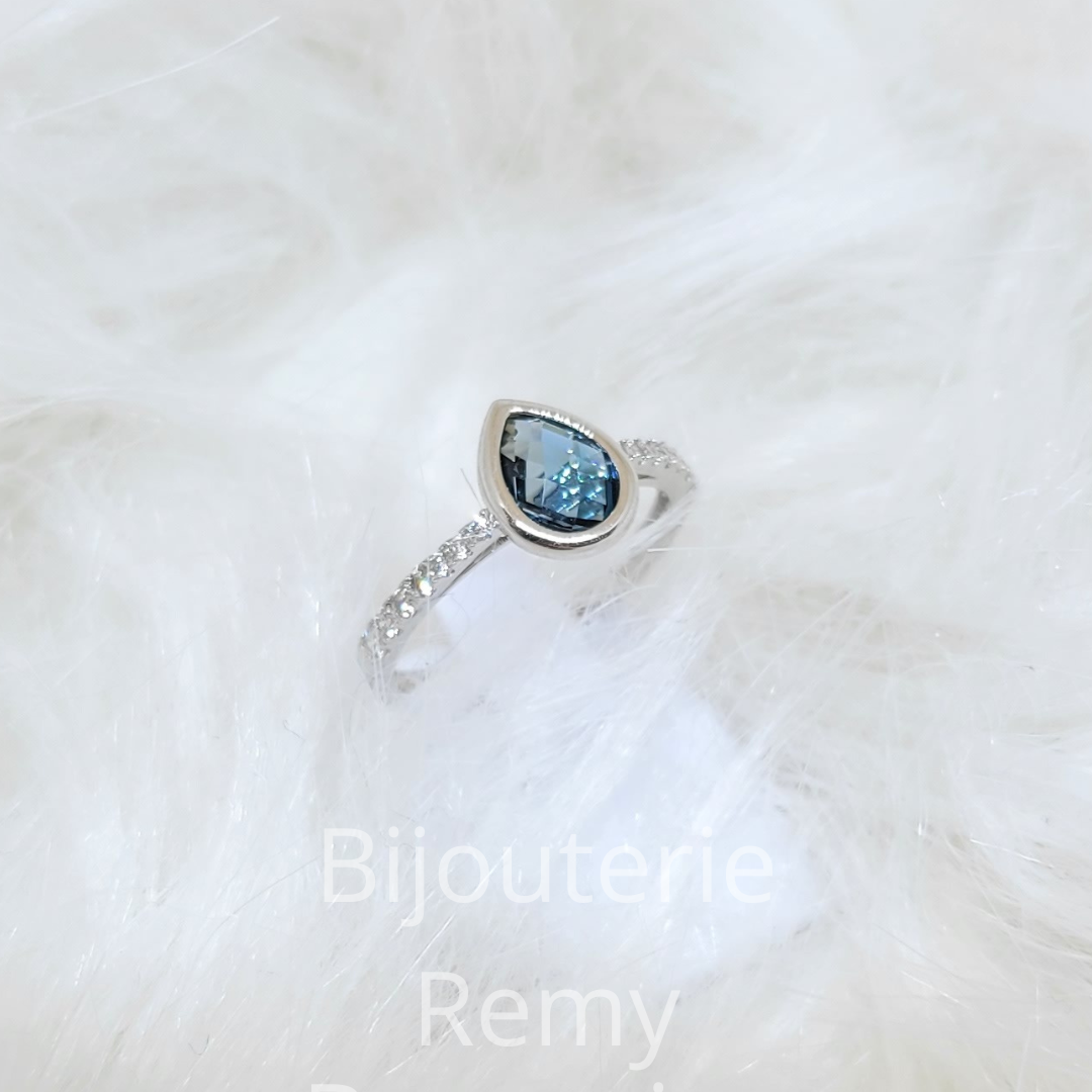 Bague poire en Or Blanc 18CT Topaze London et diamants 307-89