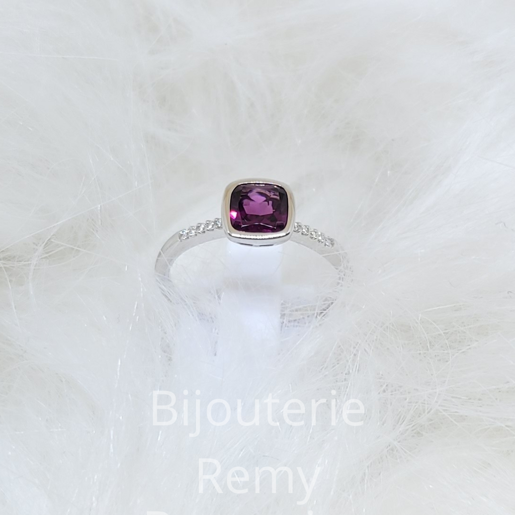 Bague en Or Blanc 18CT avec rhodonites et diamants 307-79