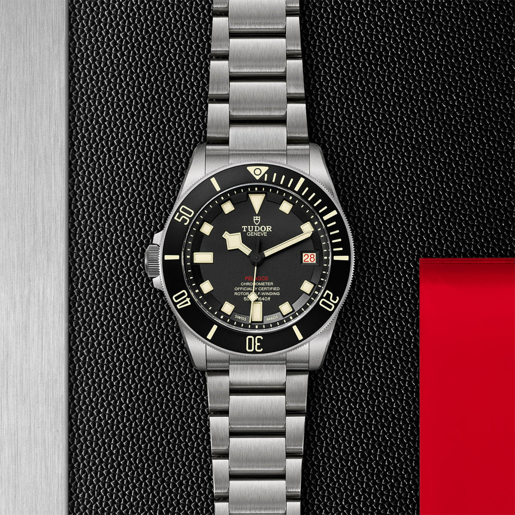 Coup de cœur            Montre TUDOR Pelagos lhd disque noir mat en céramique, bracelet en titane