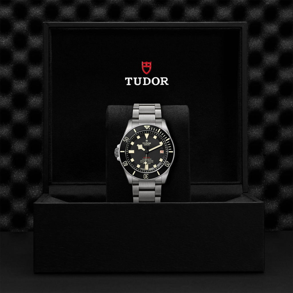 Coup de cœur            Montre TUDOR Pelagos lhd disque noir mat en céramique, bracelet en titane