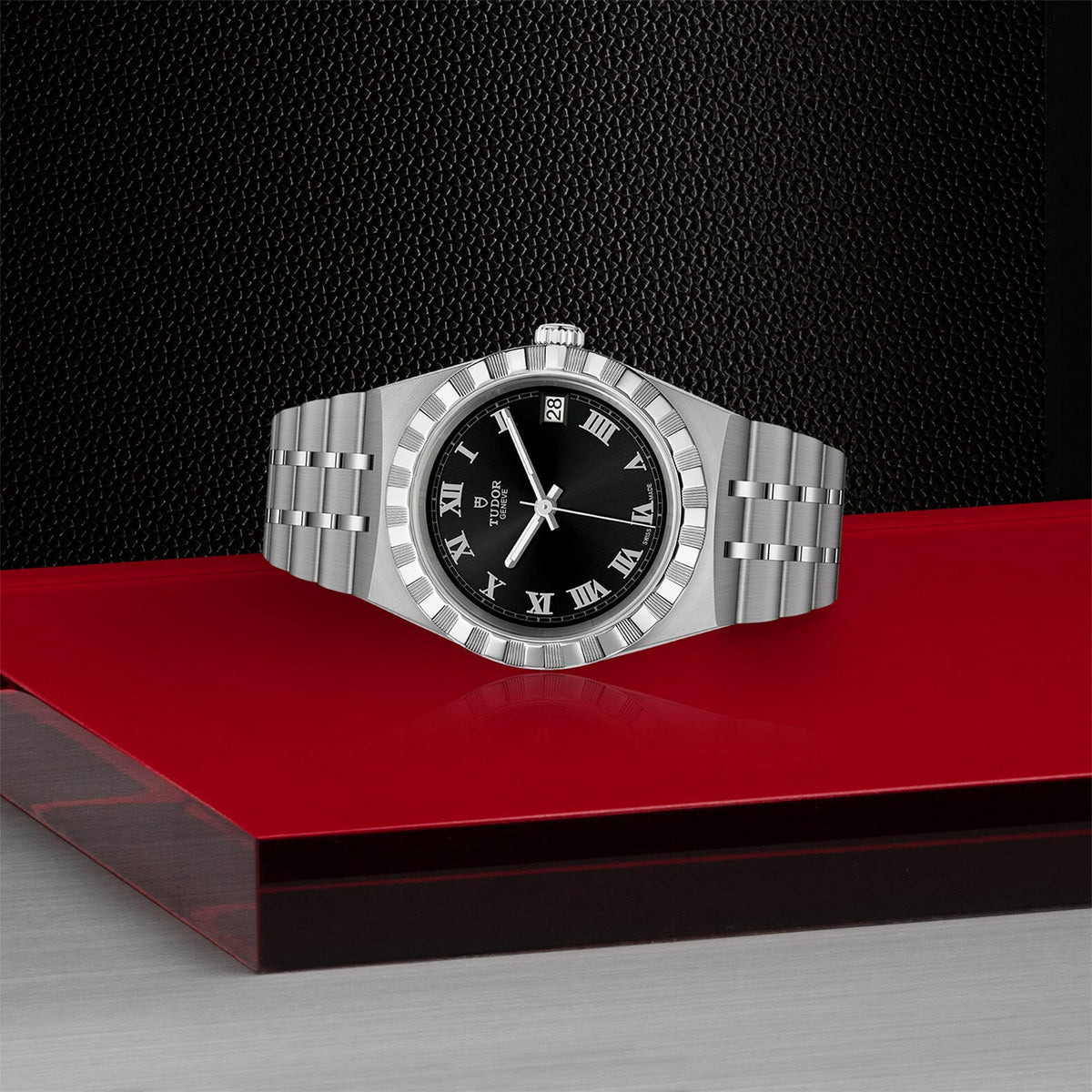 Montre TUDOR Royal boîtier en acier 34 mm, cadran noir