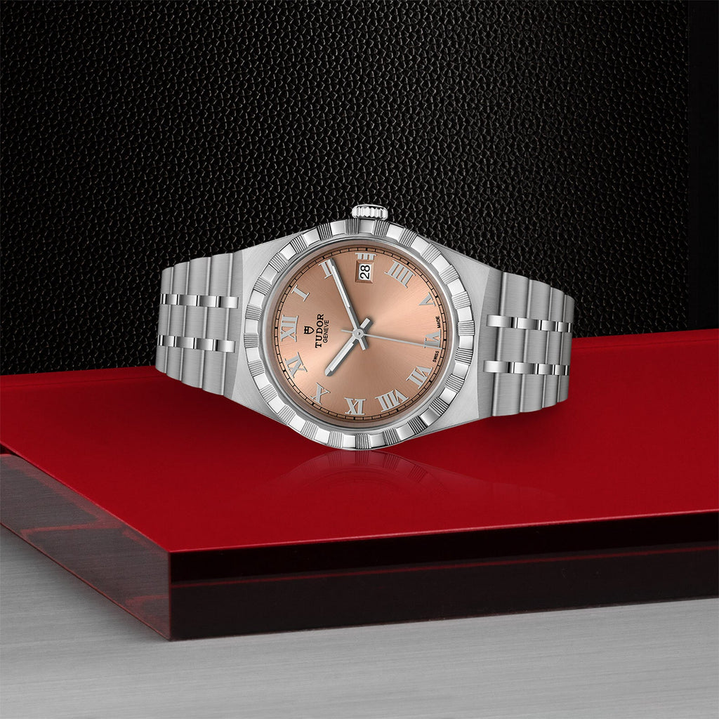 Coup de cœur            Montre TUDOR Royal boîtier en acier, 38 mm, cadran saumon