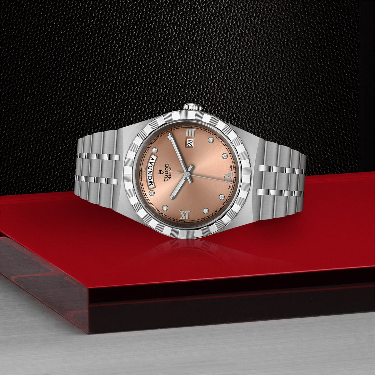 Montre TUDOR Royal boîtier en acier, 41 mm, cadran serti de diamants