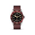 Montre TUDOR Black Bay boîtier en acier 41 mm, bracelet en tissu bordeaux