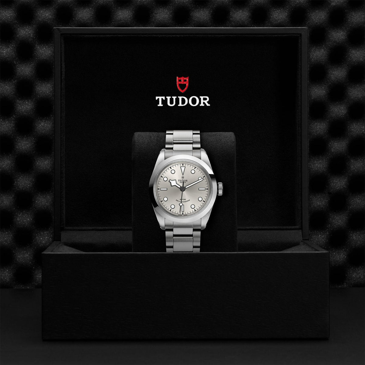 Montre TUDOR Black Bay One boîtier en acier 41 mm, bracelet en acier
