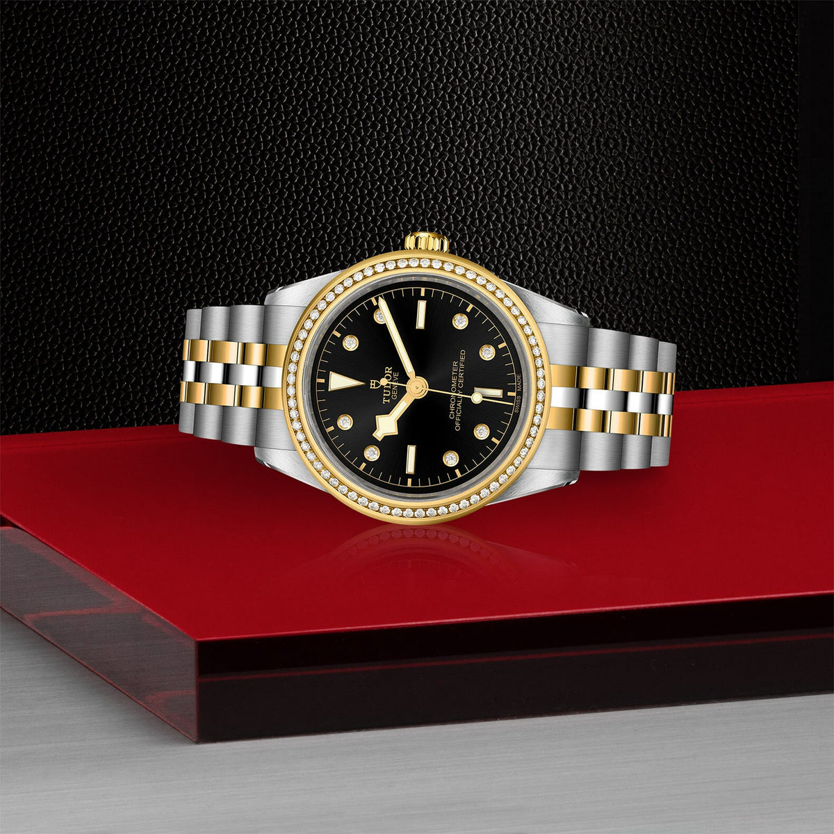 Montre TUDOR Black Bay 39 S&G boîtier en acier 39 mm, bracelet en acier et or jaune