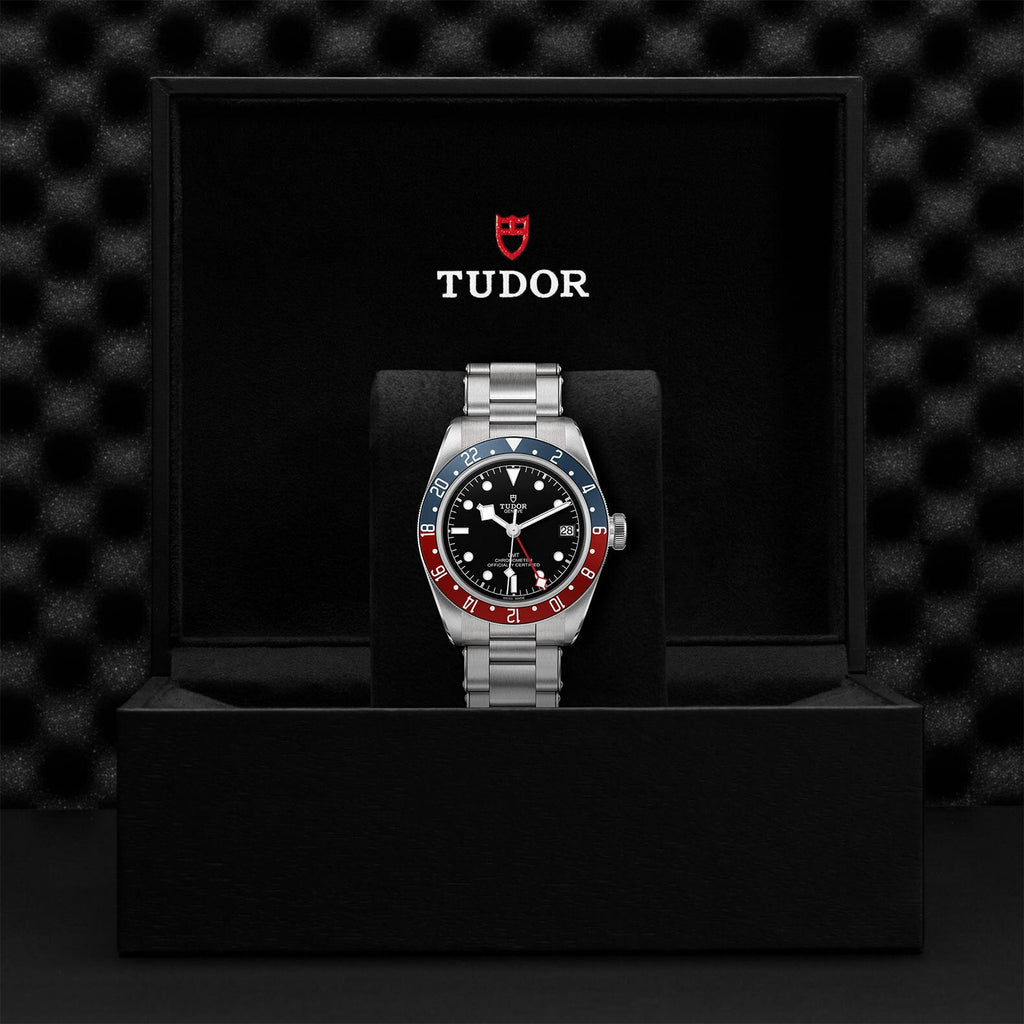 Montre TUDOR Black Bay GMT boîtier en acier 41 mm, bracelet en acier