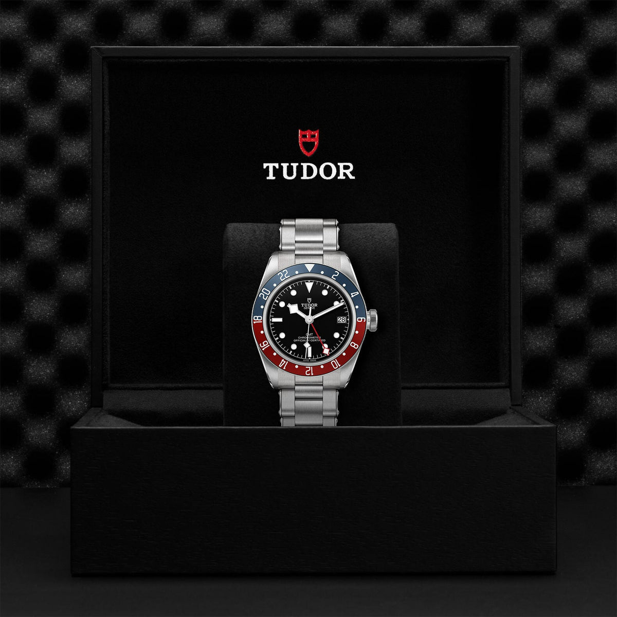Montre TUDOR Black Bay GMT boîtier en acier 41 mm, bracelet en acier