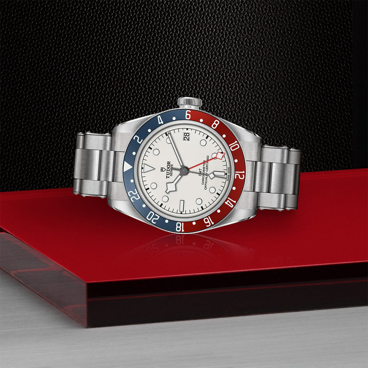 Montre TUDOR Black Bay GMT boîtier en acier, 41 mm, bracelet en acier