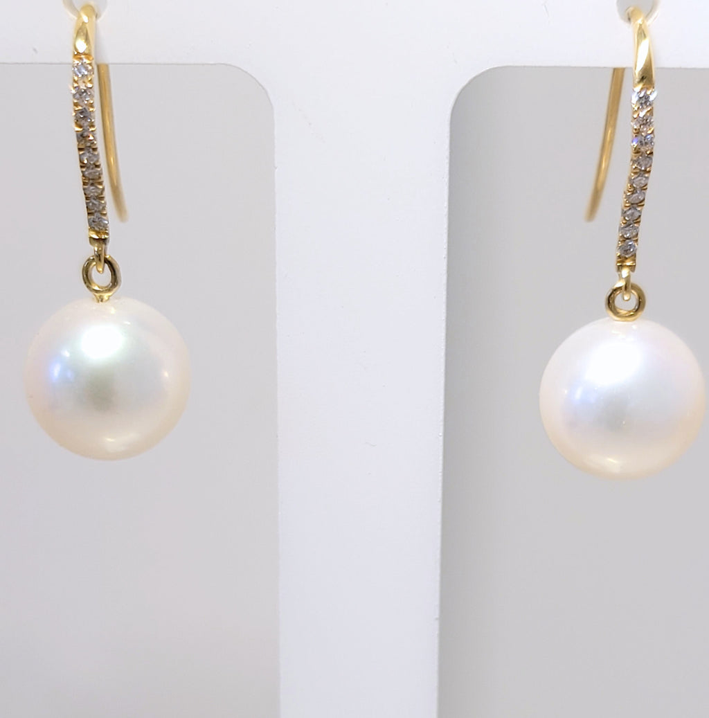 Boucles d'oreilles en or jaune 18ct et perles d'eau douce 382-157