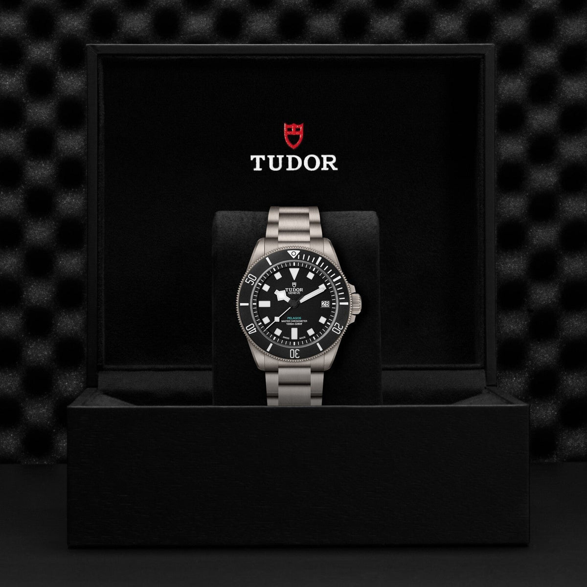 Montre TUDOR Pelagos Ultra, lunette tournante unidirectionnelle, bracelet en titane