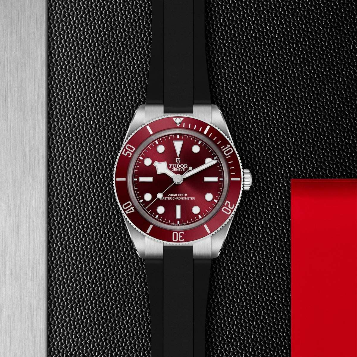Montre TUDOR Black Bay 58, boîtier en acier, 39 mm, cadran bordeaux