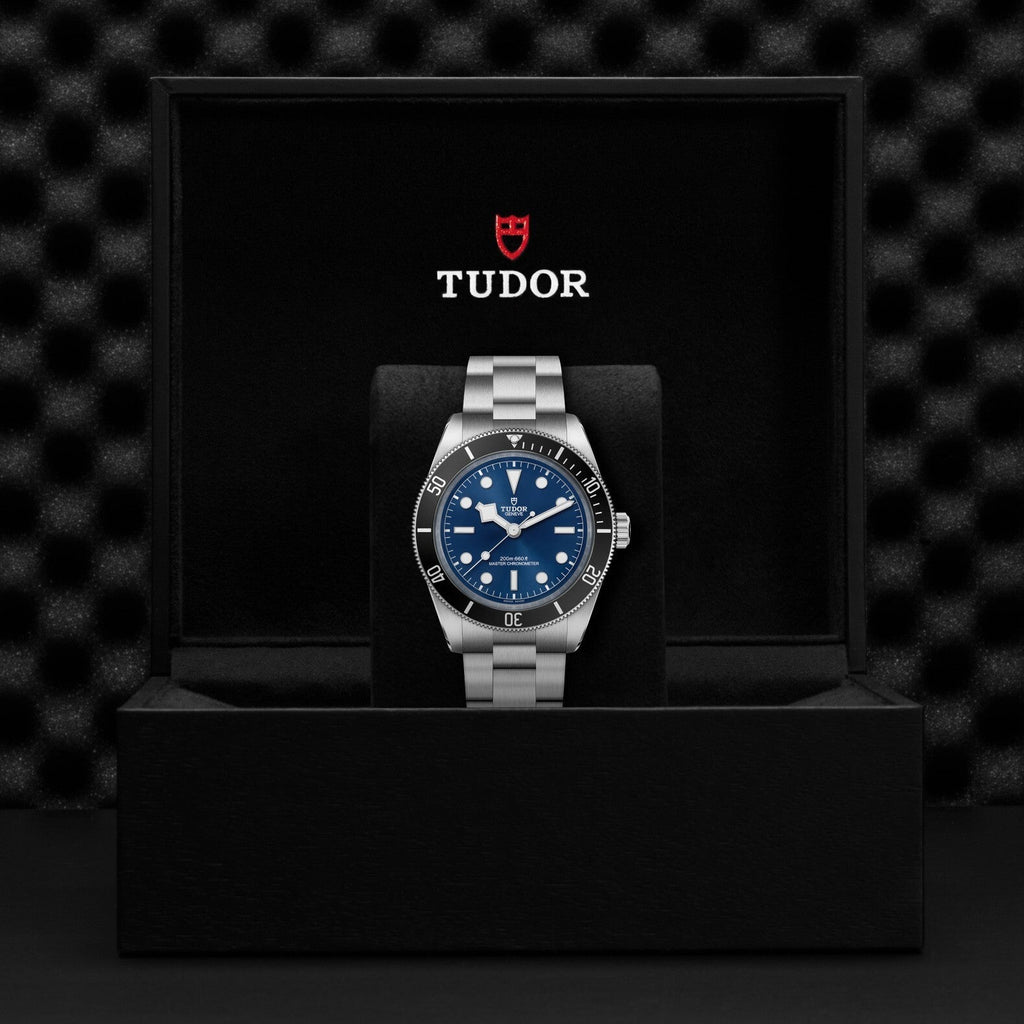 Montre TUDOR Black Bay 68, boîtier en acier, 43 mm, cadran bleu