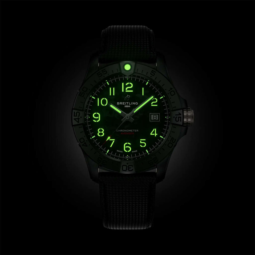 Montre Breitling Avenger Automatic 42 Night Mission
