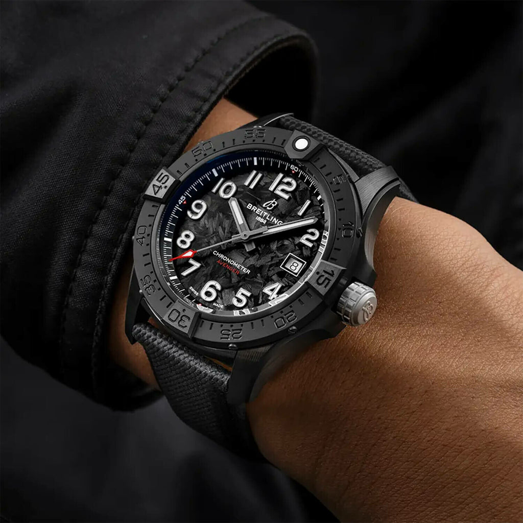 Montre Breitling Avenger Automatic 42 Night Mission