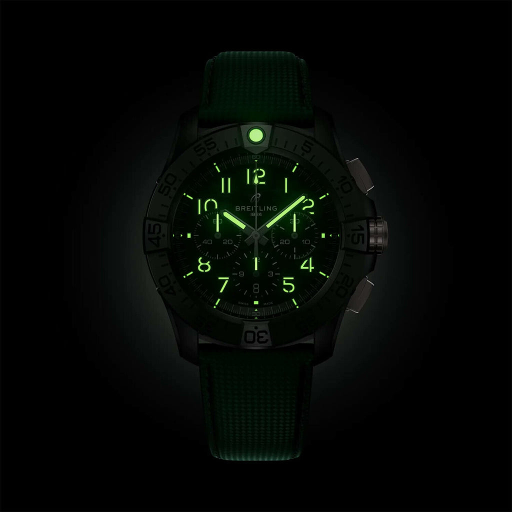 Montre Breitling Super Avenger B01 Chronograph 46 Night Mission