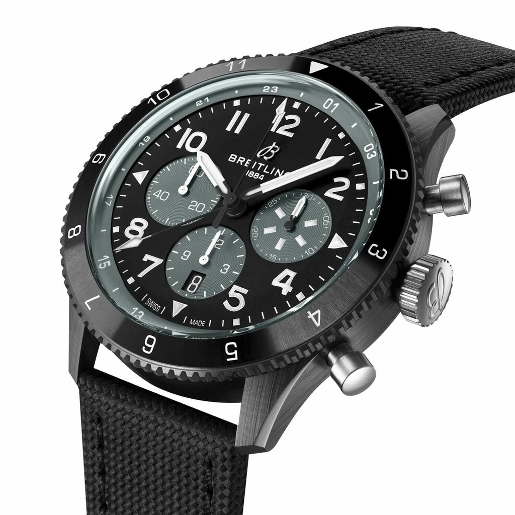 Montre Breitling Super Avi B04 Chronograph GMT 46 Mosquito Night Fighter