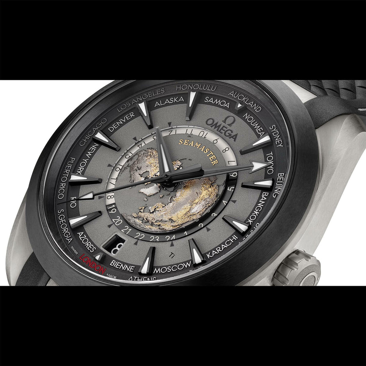 Montre OMEGA Seamaster Aqua Terra 150M Co-Axial Master Chronometer GMT Worldtimer 43mm