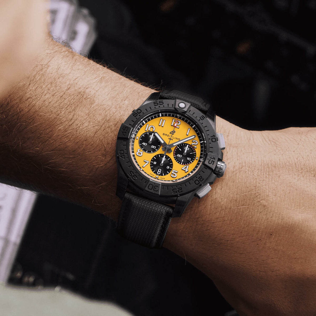 Montre Breitling Avenger B01 Chronograph 44 Night Mission